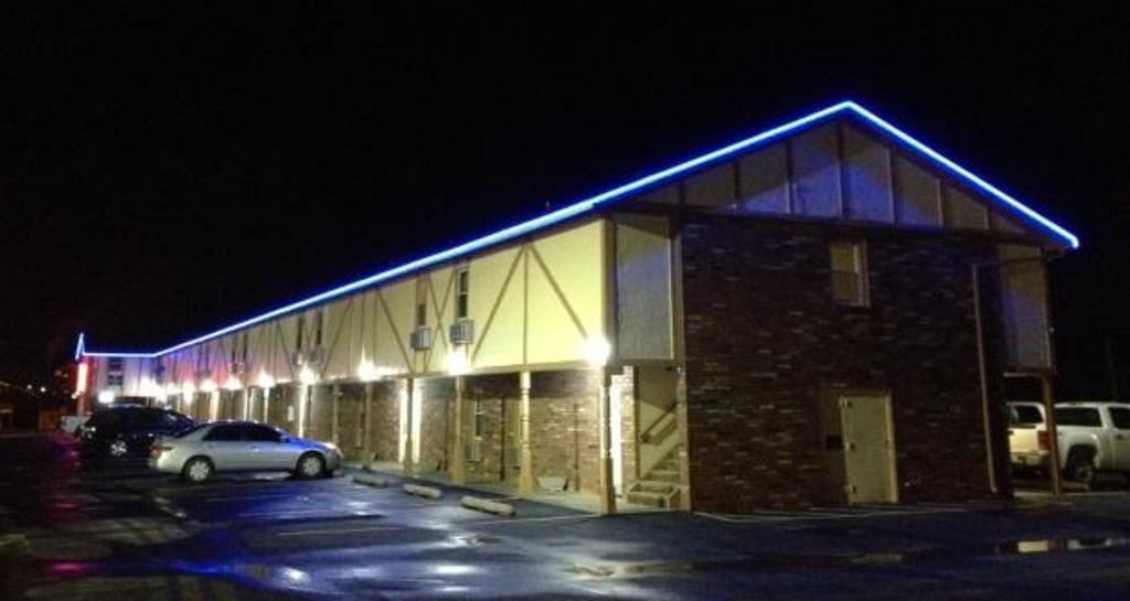 Economy Express Inn Henryetta Exterior photo